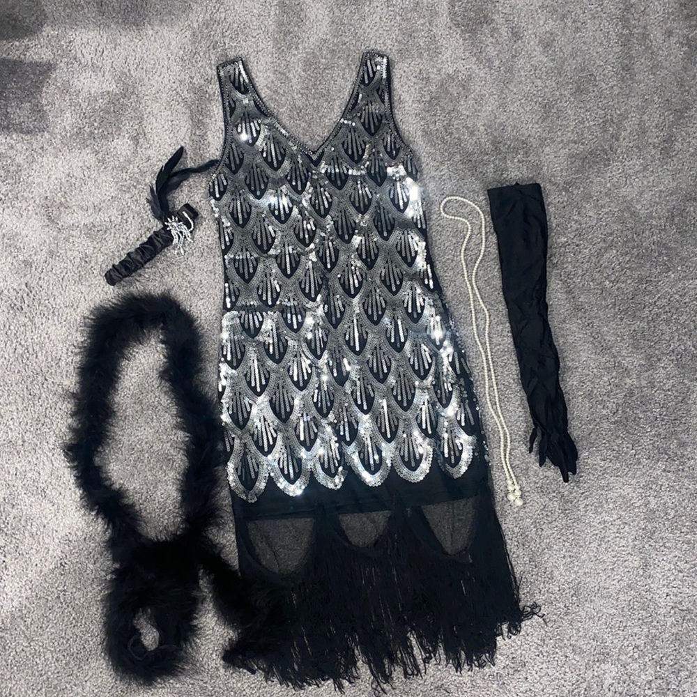 Flapper dress & accessories